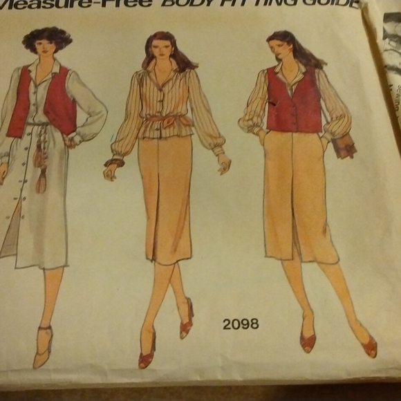 Vogue Sewing Pattern . - Picture 6 of 13